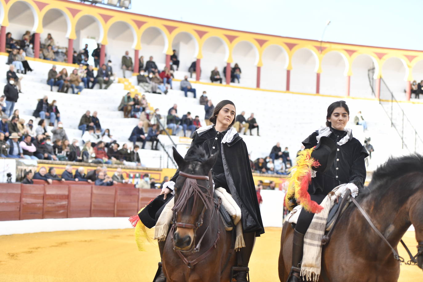 Fotos: Primer festejo de la Feria de Olivenza: Novillada con Carlos Domínguez, Manuel Perera y Eric Olivera