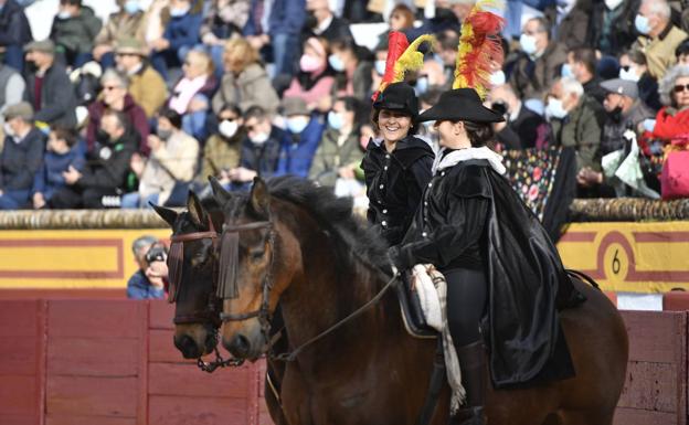 Belén y Sara Gómez, alguacilillas.