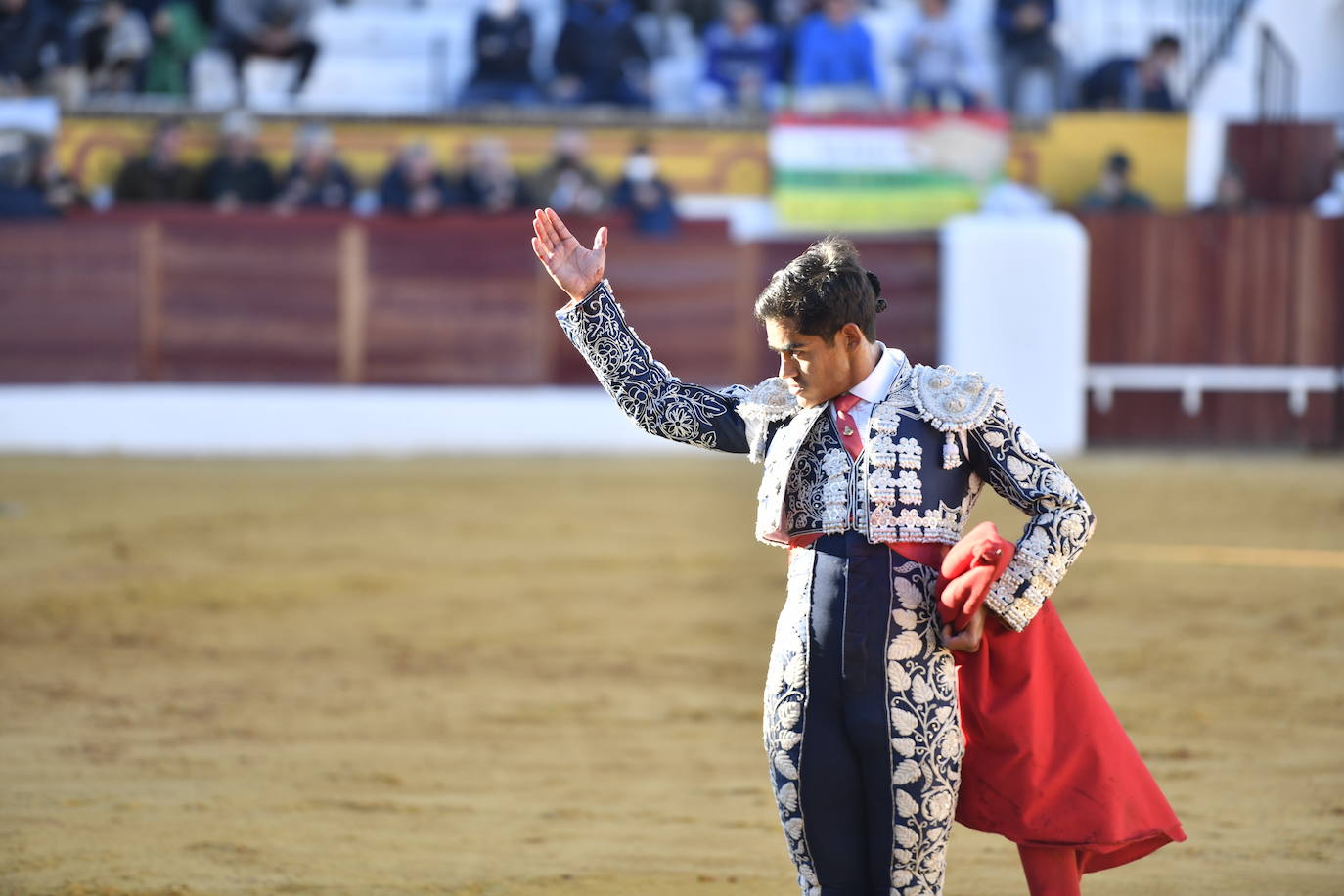 Fotos: Segunda novillada de Olivenza: Lalo de María, Alejandro Adame y Raquel Martín