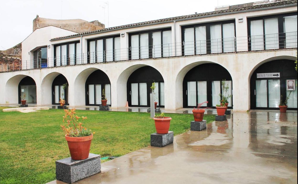 Instalaciones del albergue municipal de Olivenza que se convertirá en centro de acogida.