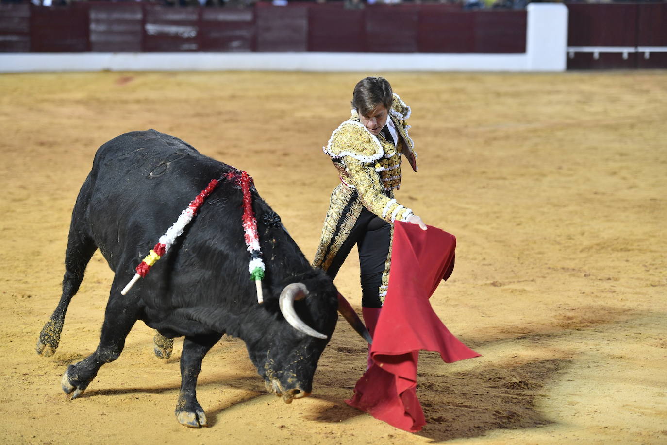 Fotos: En imágenes | La primera corrida de toros de Olivenza con Morante de la Puebla, El Juli y Emilio de Justo