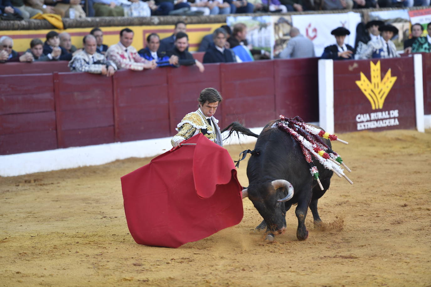 Fotos: En imágenes | La primera corrida de toros de Olivenza con Morante de la Puebla, El Juli y Emilio de Justo