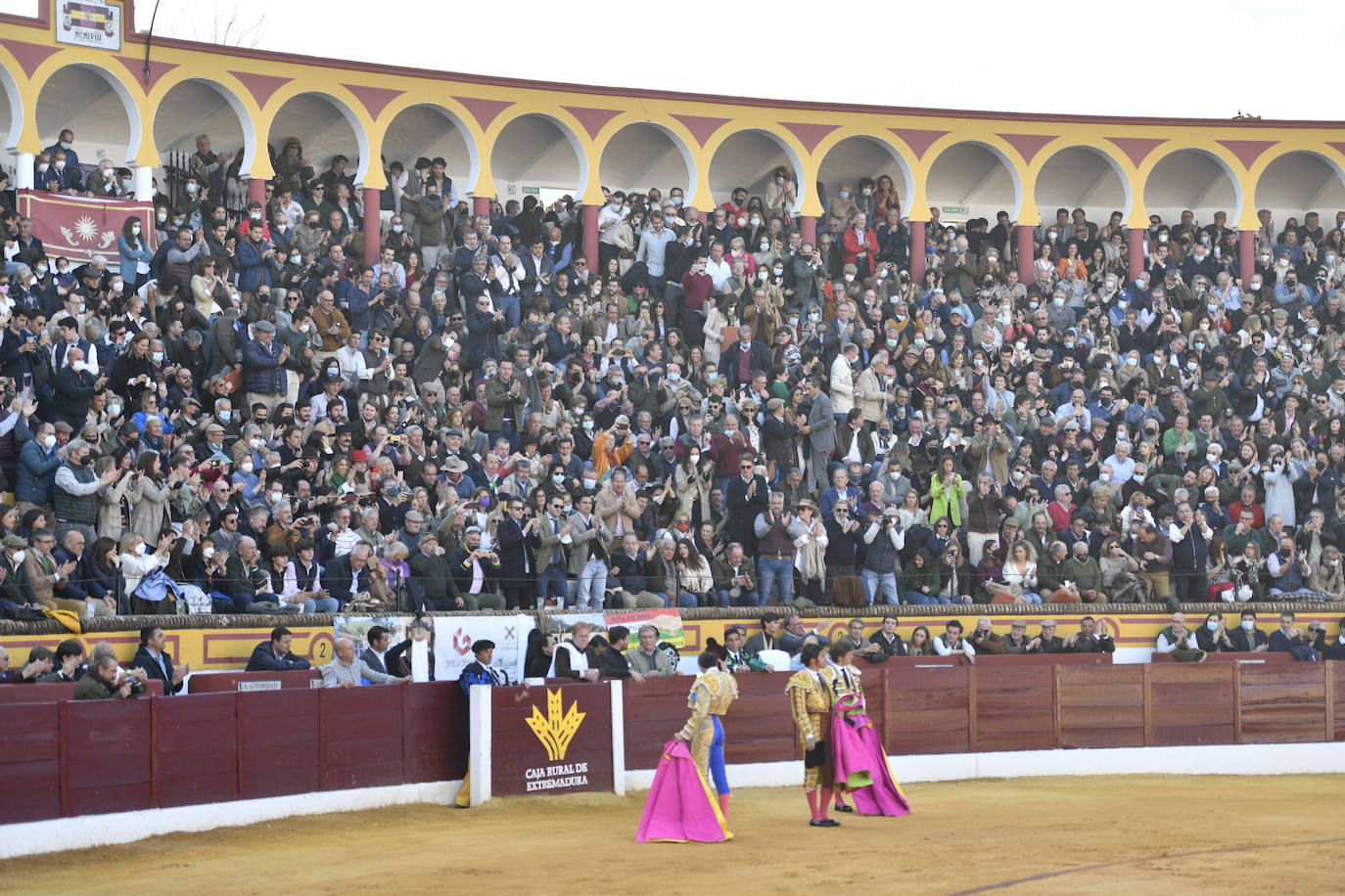 Fotos: En imágenes | La primera corrida de toros de Olivenza con Morante de la Puebla, El Juli y Emilio de Justo