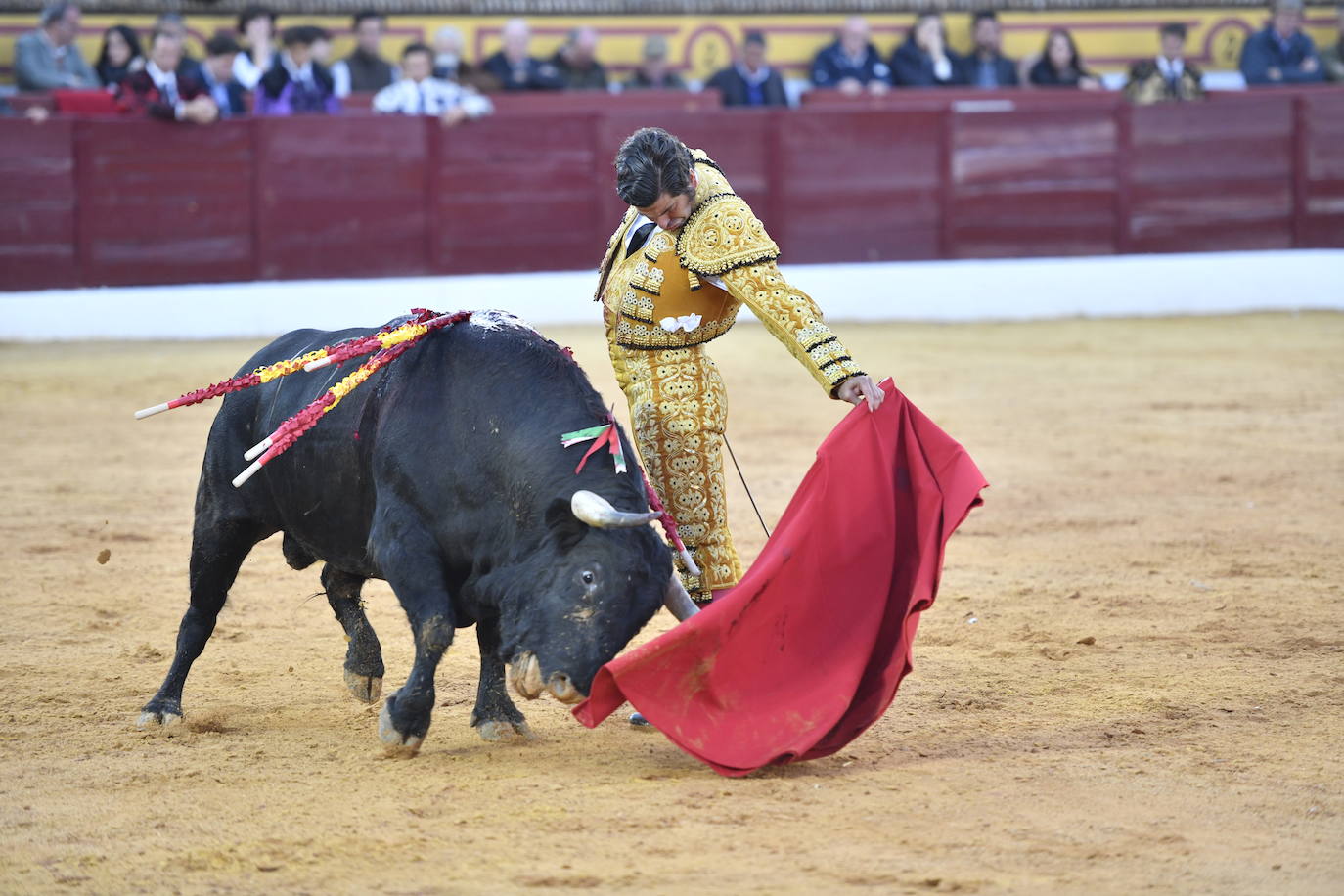 Fotos: La corrida de toros de Morante de la Puebla, José María Manzanares y Roca Rey, en imágenes