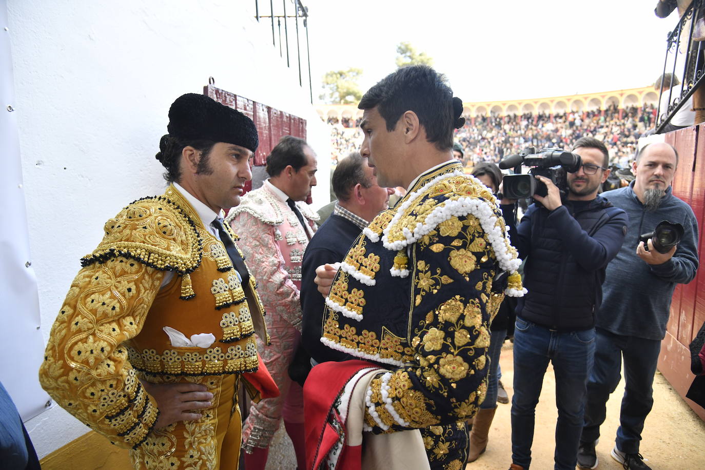 Fotos: La corrida de toros de Morante de la Puebla, José María Manzanares y Roca Rey, en imágenes