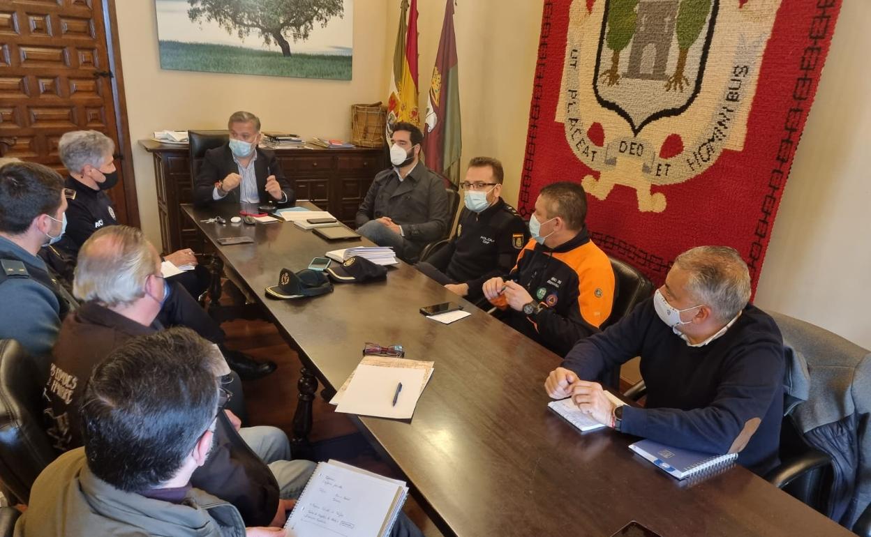 Un momento de la reunión celebrada esta mañana en el Ayuntamiento. 