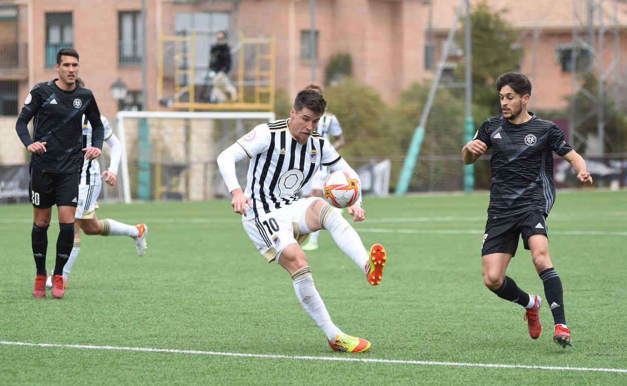 Un tanto cerca del final provoca la primera derrota de la era Jové y aleja al Badajoz del playoff