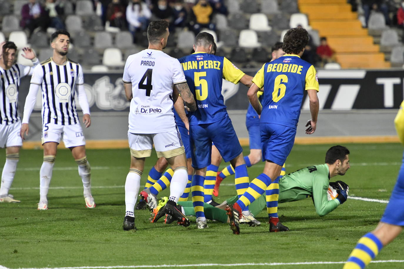 Fotos: Gran victoria del CD Badajoz ante el Real Irún