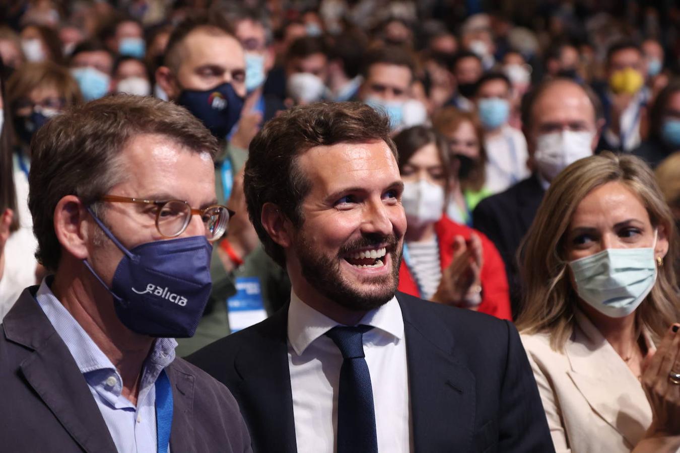 El presidente del Partido Popular, Pablo Casado, y el candidato a presidirlo, Alberto Núñez Feijóo. 