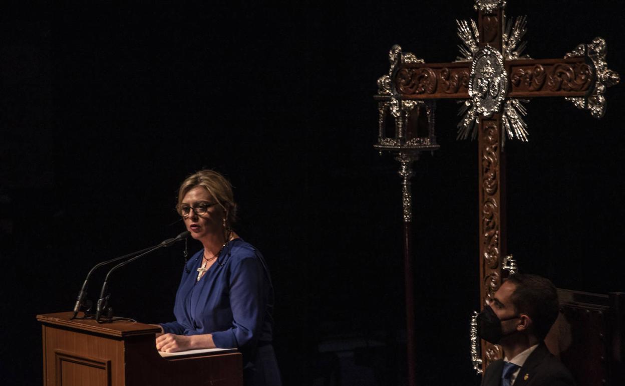 Leonor Celdran ofrece el Pregón de la Semana Santa en el Teatro López de Ayala. 