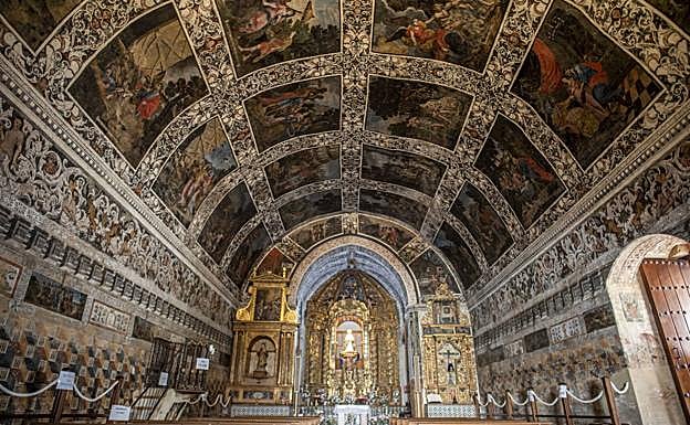 Interior de la ermita.