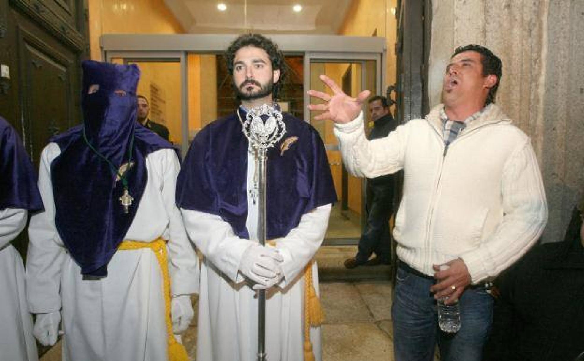 Momento de la liberación de un preso (primero por la izquierda), en 2010. 