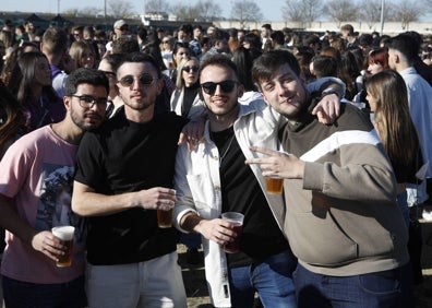 Imagen secundaria 1 - Momentos de la Fiesta de la Primavera, este jueves en Cáceres. 
