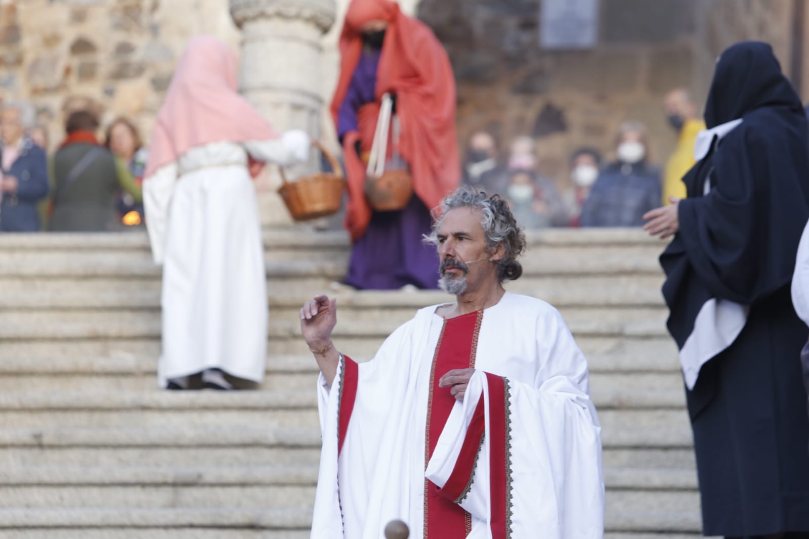 Fotos: Cientos de cacereños siguen la Pasión Viviente