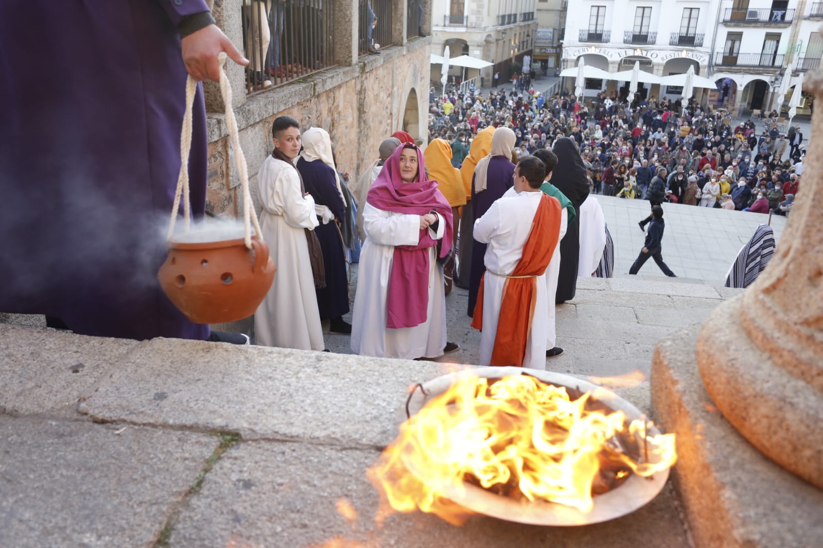 Fotos: Cientos de cacereños siguen la Pasión Viviente