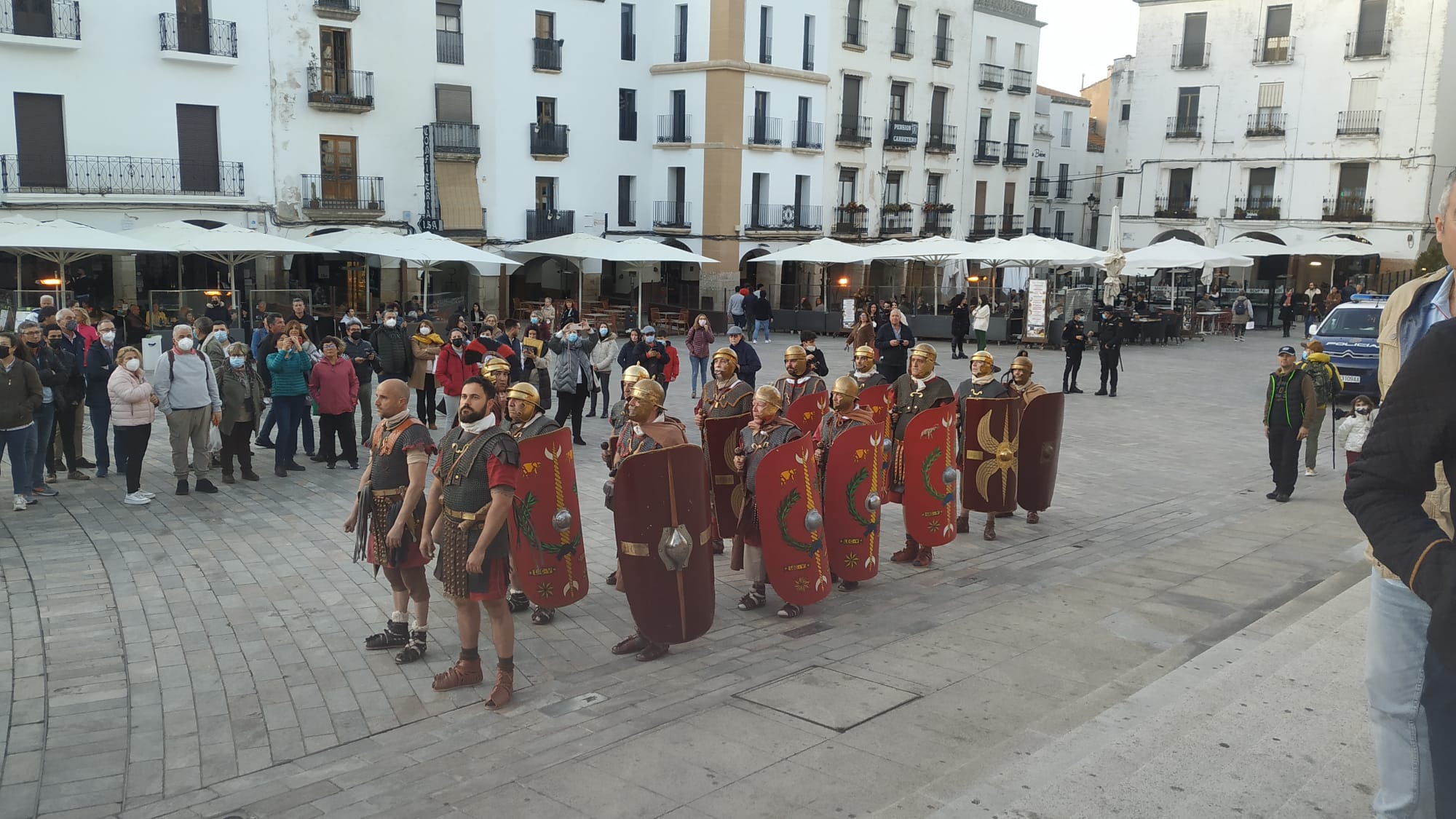 Fotos: Cientos de cacereños siguen la Pasión Viviente