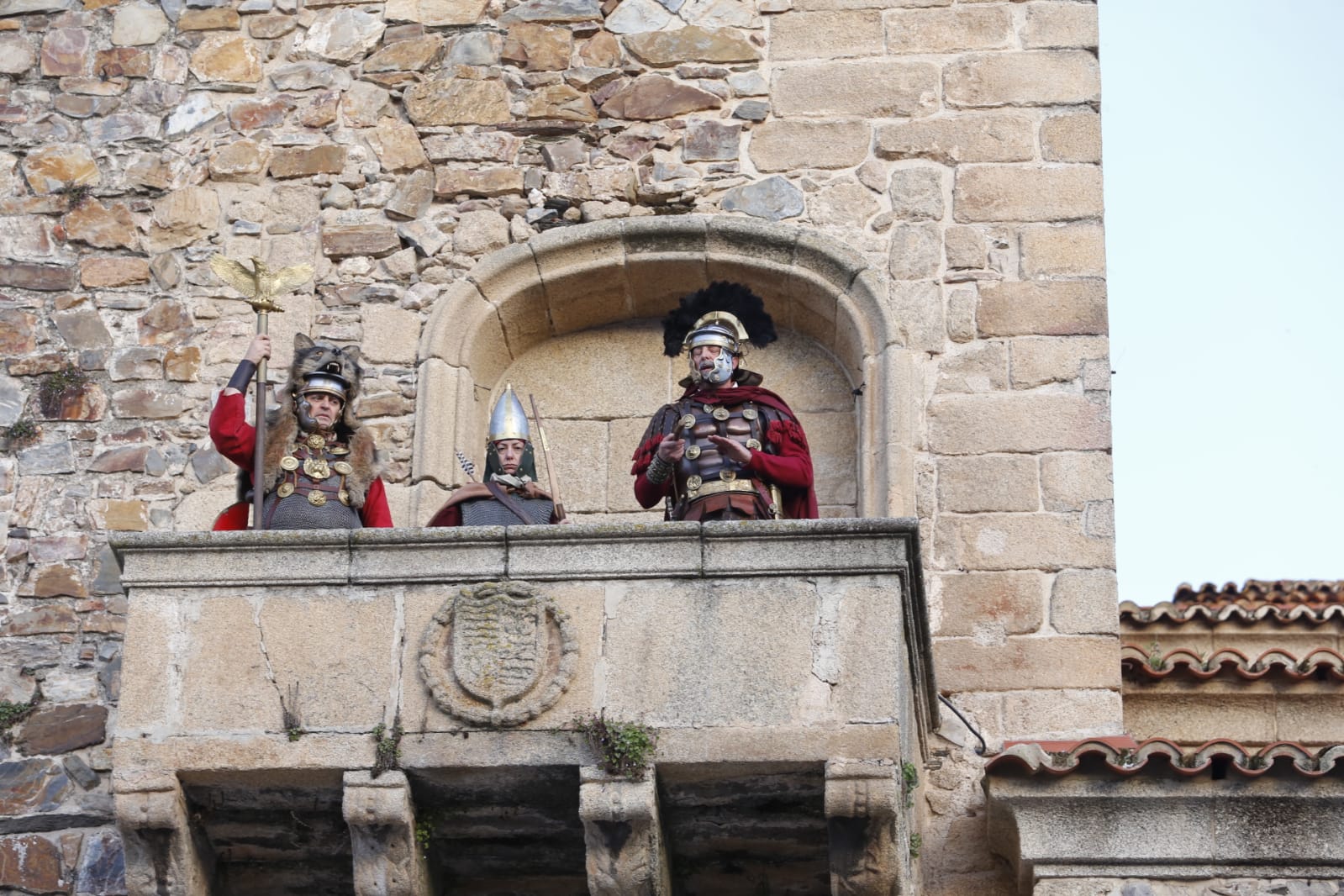 Fotos: Cientos de cacereños siguen la Pasión Viviente