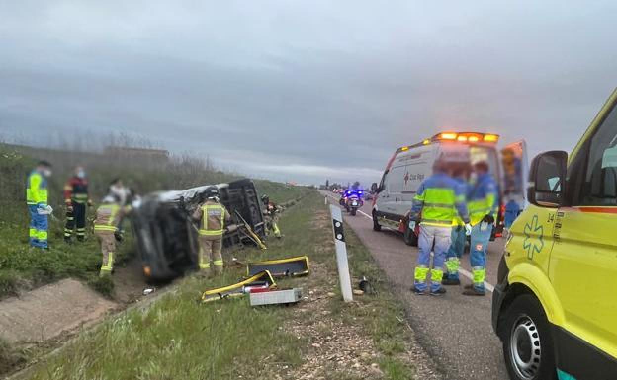 Accidente en la N-432, a la salida de Badajoz, el sábado por la mañana que se saldó con tres heridos leves.