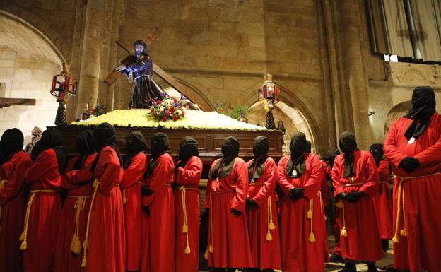 Paso del Cristo de las Batallas. La imagen acaba de ser restaurada, en Santa María. 