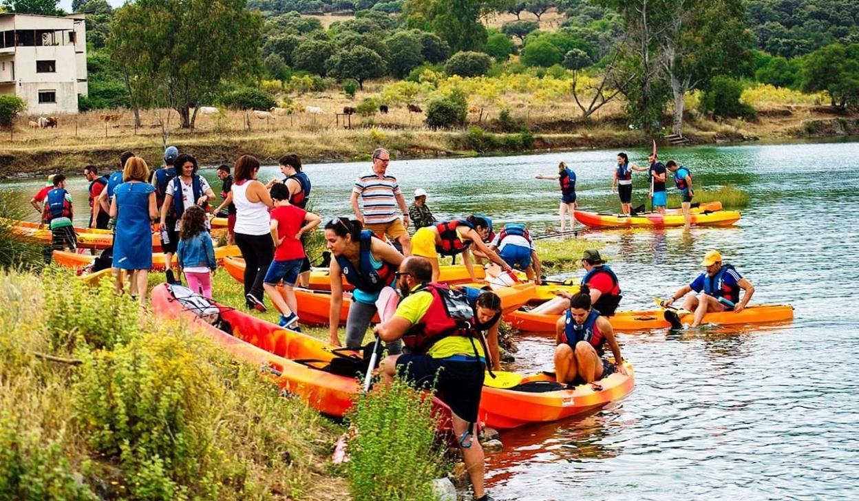 Salida de una edición anterior del descenso por el Tajo. 