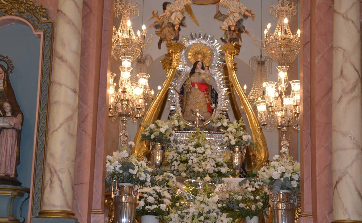 Imagen de la Virgen de la Estrella en el camarín donde se han producido el intento de robo.