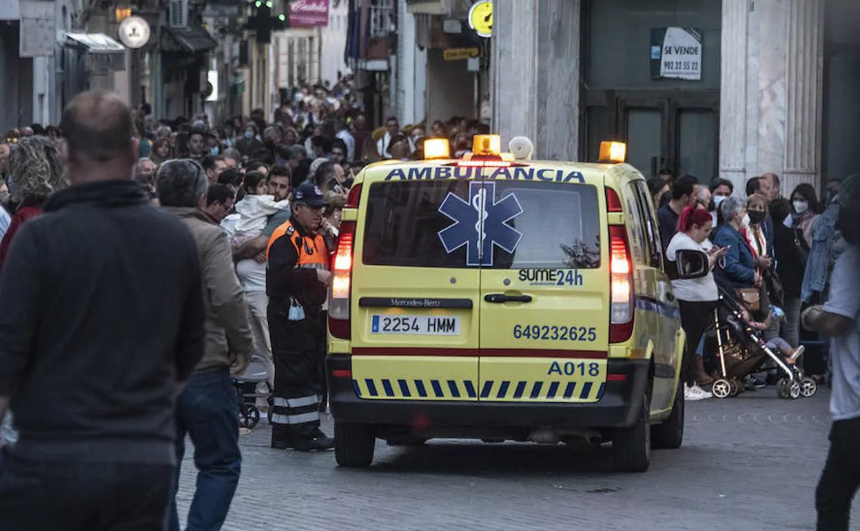 Ambulancias en la plaza de la Soledad. 