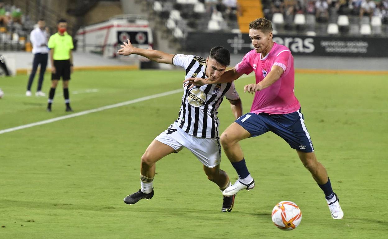 Aitor Pascual puede ser la gran novedad en el once del Badajoz. 