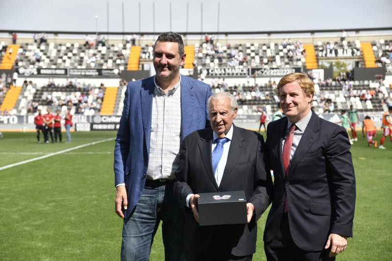 Fotos: El encuentro entre el CD Badajoz y el Unionistas, en imágenes