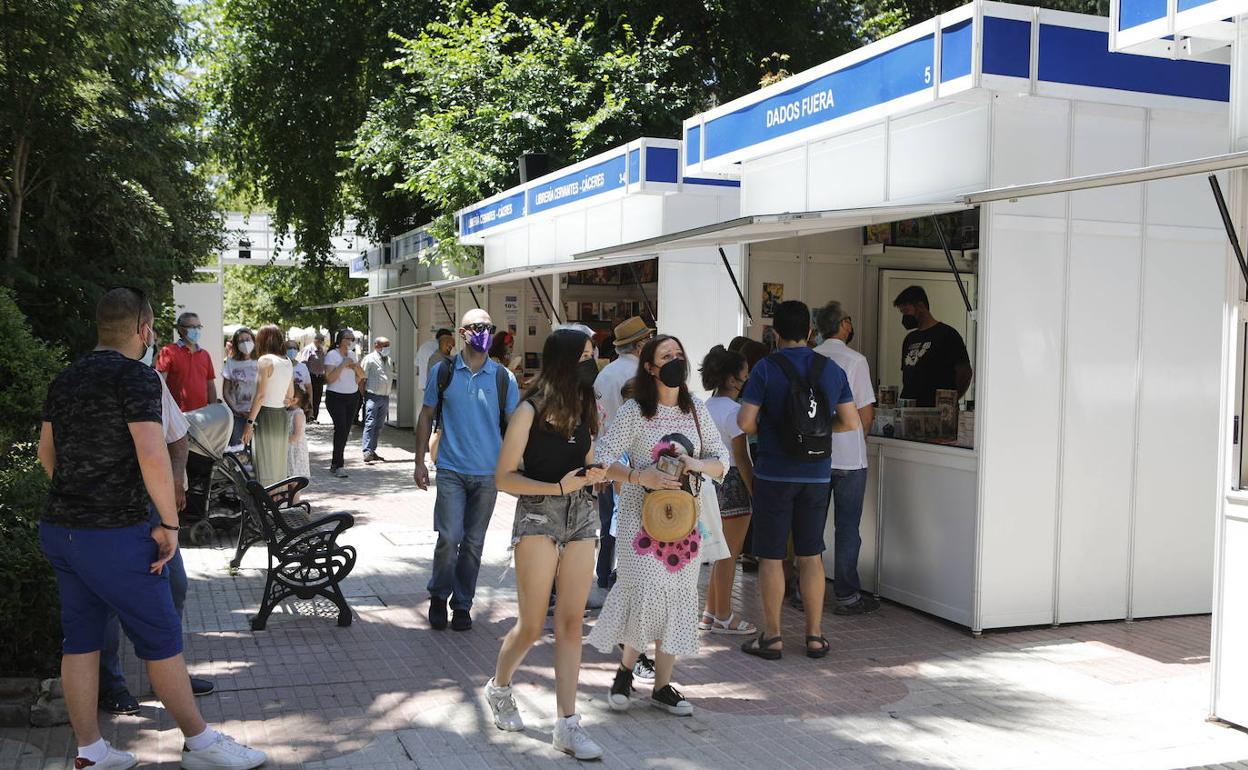 Imagen de la edición del año pasado de la Feria del Libro de Cáceres. 