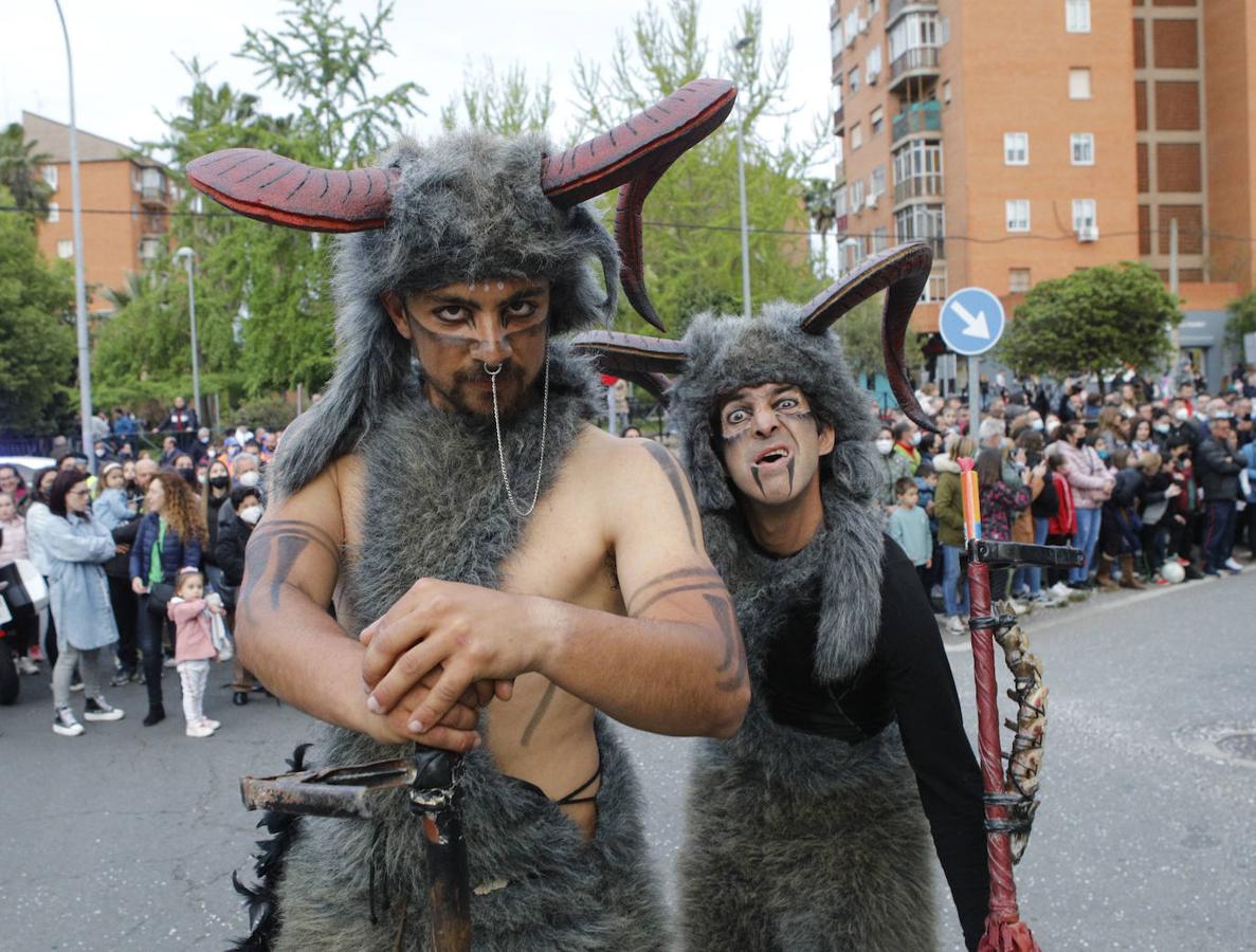 Fotos: El desfile de San Jorge de Cáceres, en imágenes