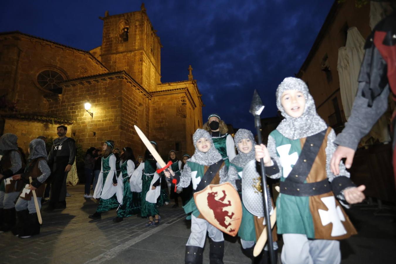 Fotos: El desfile de San Jorge de Cáceres, en imágenes