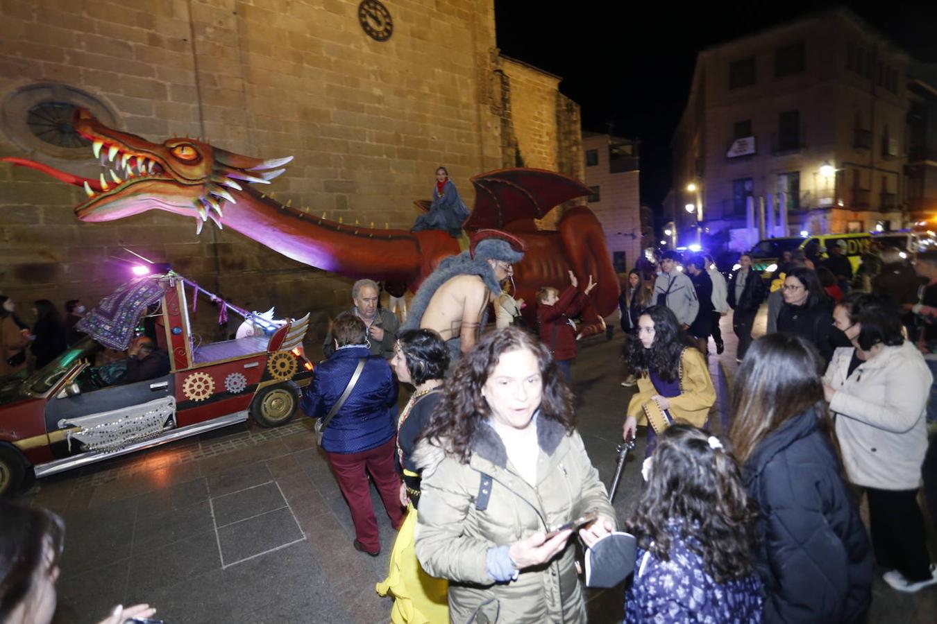 Fotos: El desfile de San Jorge de Cáceres, en imágenes