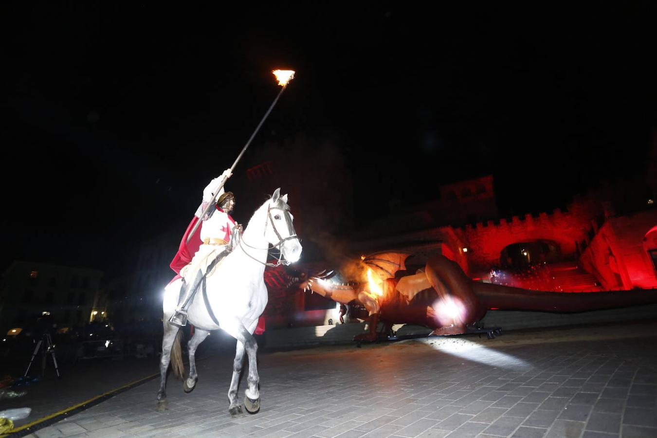 Fotos: El desfile de San Jorge de Cáceres, en imágenes