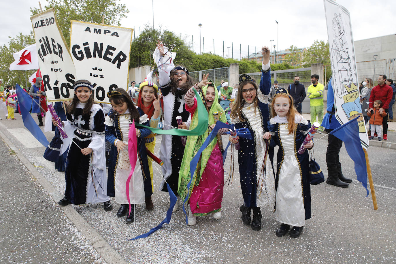 Fotos: El desfile de San Jorge de Cáceres, en imágenes