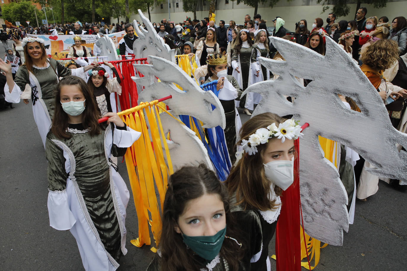 Fotos: El desfile de San Jorge de Cáceres, en imágenes