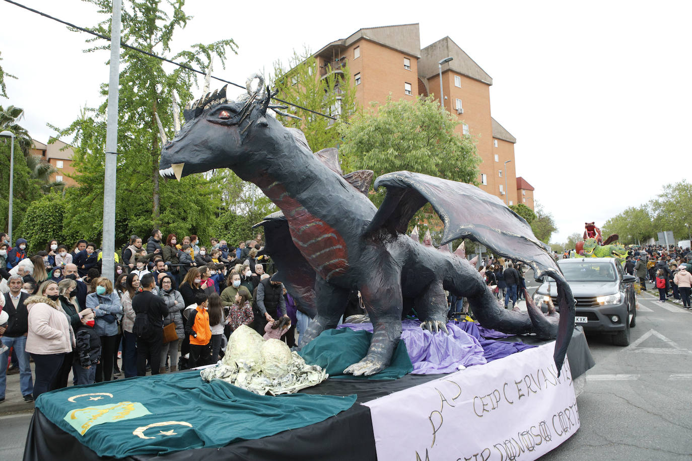 Fotos: El desfile de San Jorge de Cáceres, en imágenes