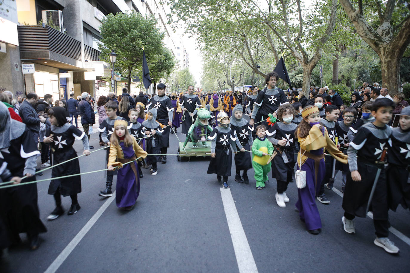 Fotos: El desfile de San Jorge de Cáceres, en imágenes