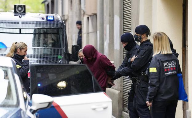 El violador de Igualada abusó de su hermana de 7 años y maltrató a su expareja