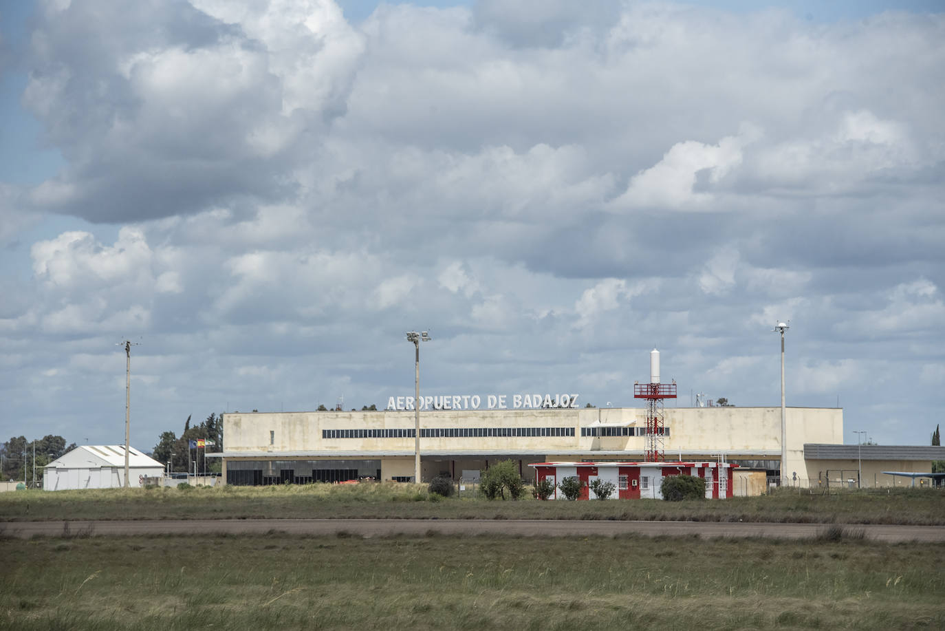 Spotters captan el vuelo de un F-5 en la base de Talavera.