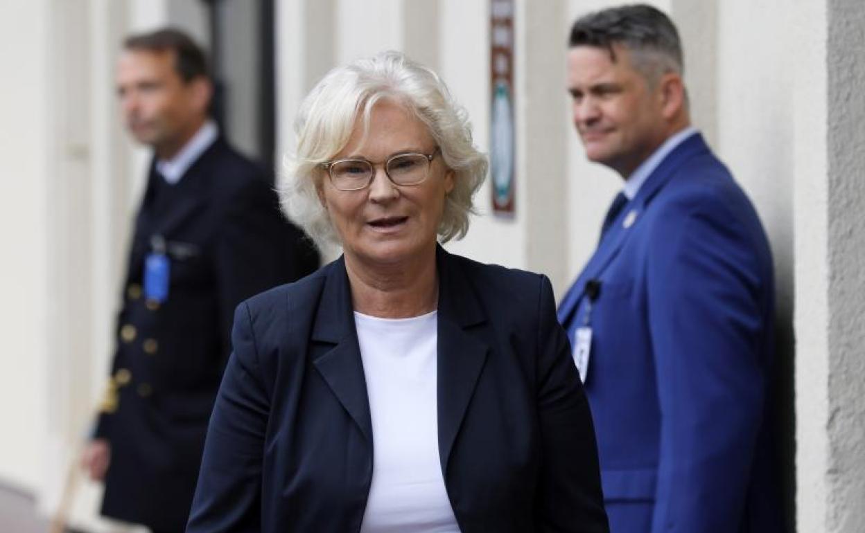 La ministra de Defensa alemana, Christine Lambrecht durante una reunión de ministros de Defensa en la base aérea de los EE. UU. en Ramstein.