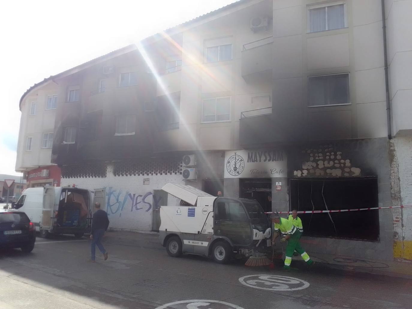 Fotos: Un incendio de madrugada calcina un bar de Navalmoral