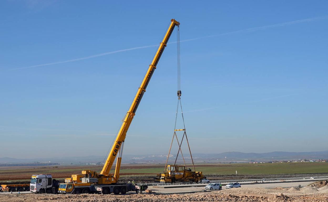 Obras en las vías del tren en la plataforma logística del Suroeste Europeo en diciembre. 