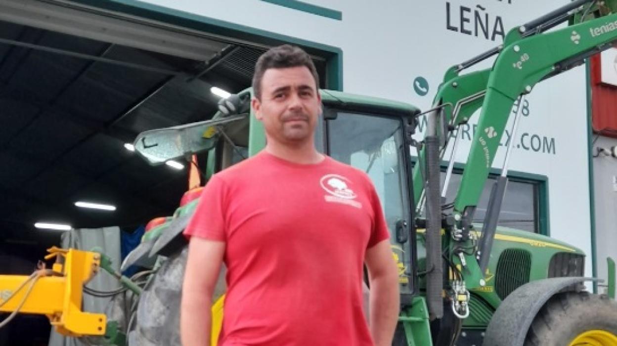 Gallardo frente a las instalaciones de Serfoex en Talayuela. 