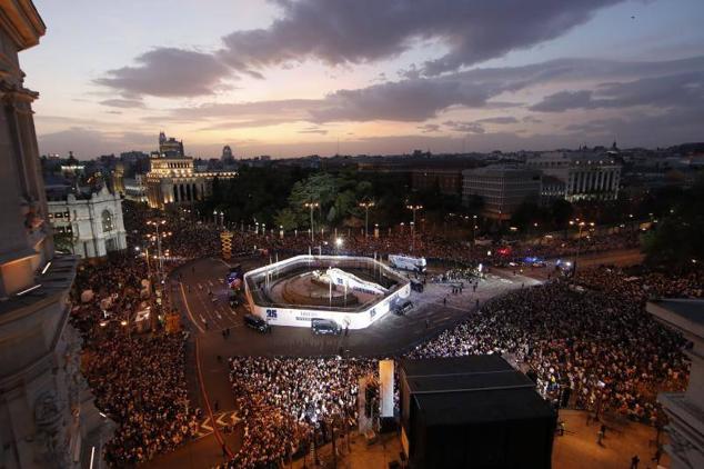 Fotos: Festejo liguero del Real Madrid en Cibeles