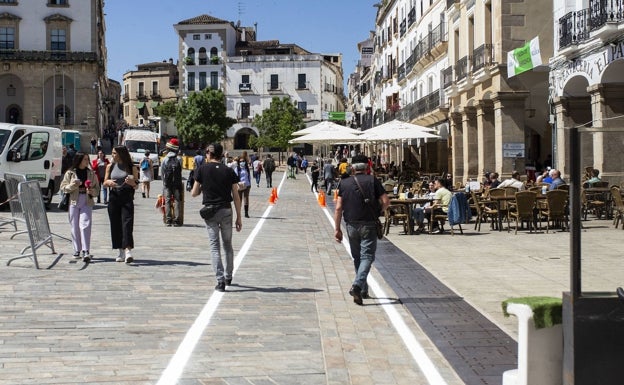 Corredores de seguridad en la Plaza Mayor. 