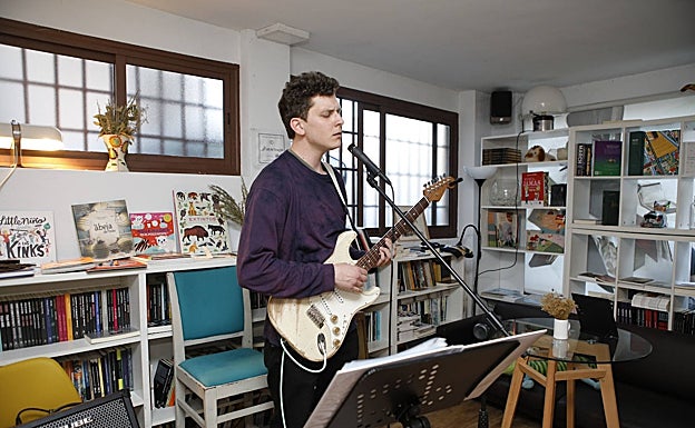 El cantautor Noah actuó el jueves en Piscopompo. 