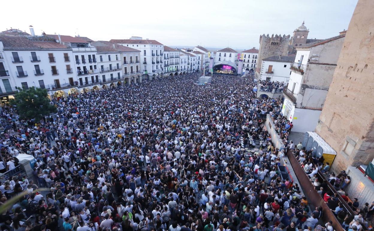 Plaza Mayor llena durante uno de los conciertos del sábado. 