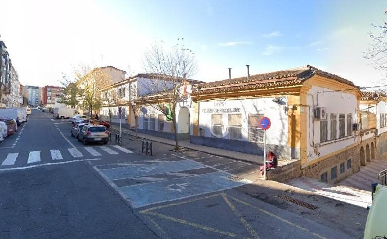 Uno de los tres institutos que están cerca del piso en donde supuestamente se vendía droga. 