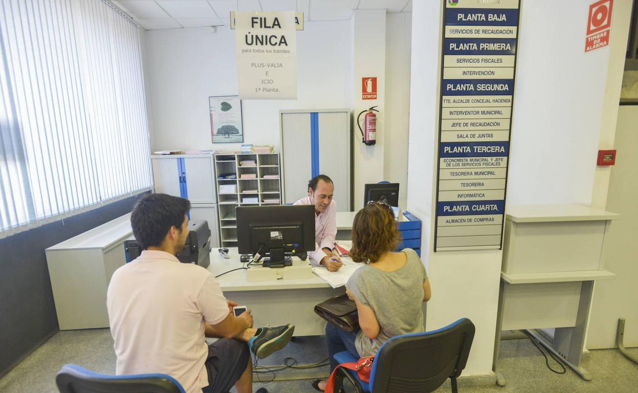 Interior de los servicios económicos municipales en una imagen de archivo. 