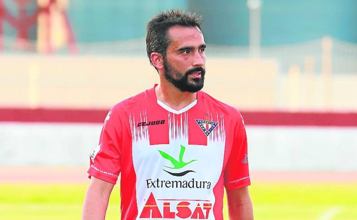 Gonzalo cumplió su sueño de capitanear al Don Benito.  